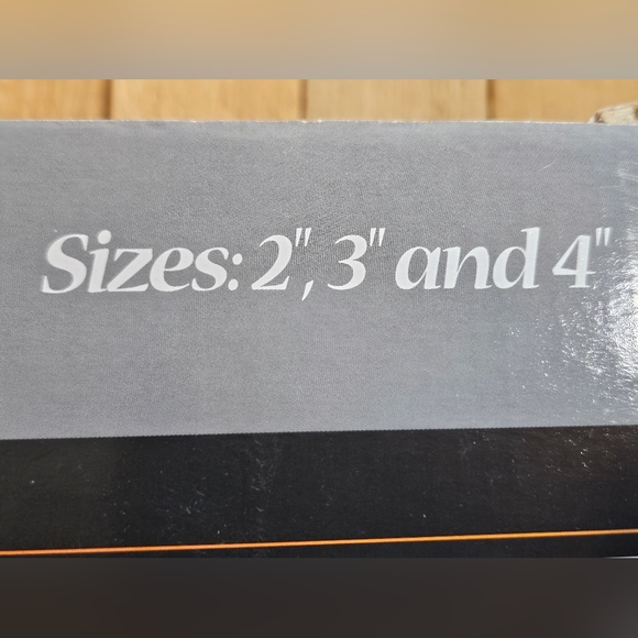 NIB - FARBERWARE - CLASSIC SERIES - 100 PIECE COOKIE CUTTER SET - Picture 4 of 4